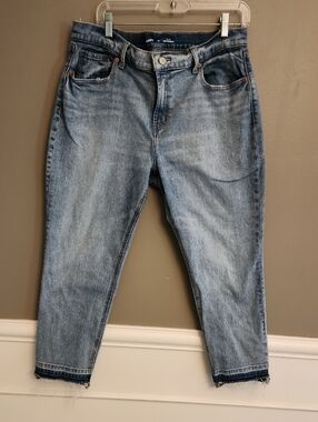 Old Navy Mid Rise Boyfriend Jeans